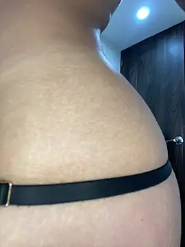 MiaJones21