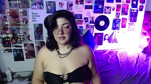 Roxy_f_w webcam
