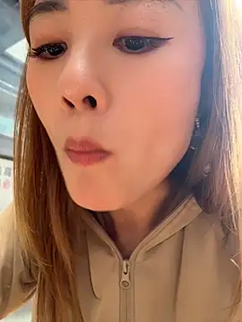 okgirl_23 (F milf) - 户外全身真空一小时