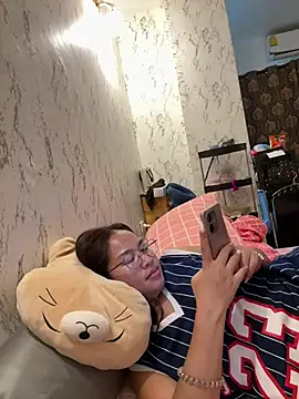 Ponthip live sex cam
