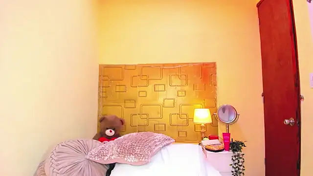Julia_Haye