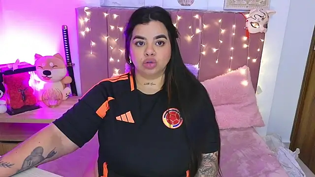 MiahJoness webcam