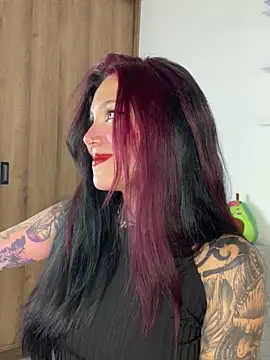 sara_queen10 live cam on StripChat