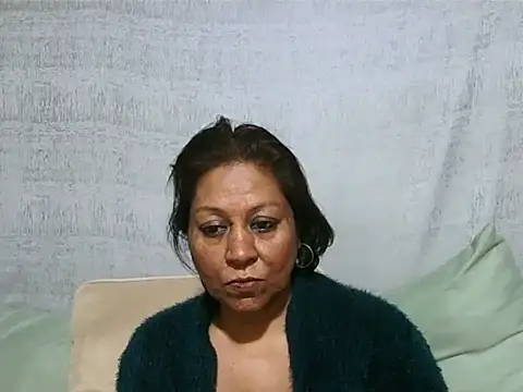 IndianSexyMilf69 webcam