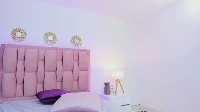ginaa_arabic (F young) - Doggy tease with best view 👀