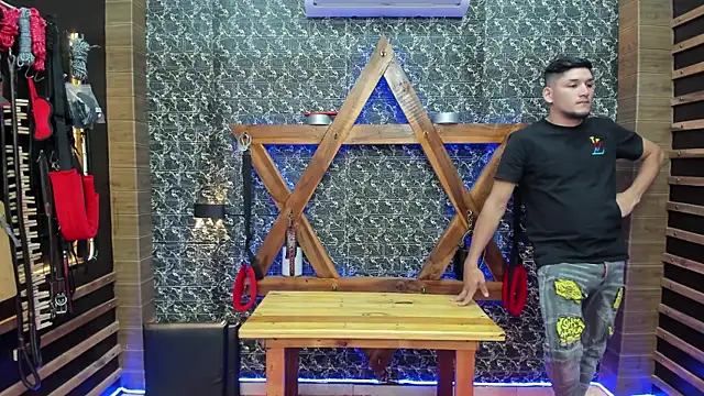 BDSM_NEMESIS-DOMINIOX webcam