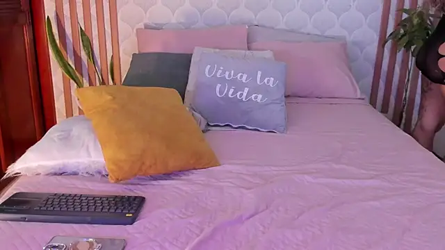 PamelaReall webcam