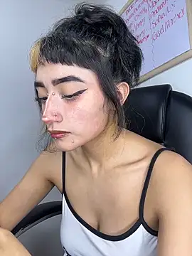 baby_akuma webcam