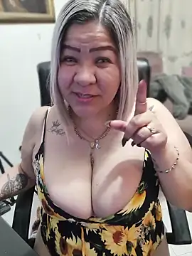 Dalessa_Bigtits webcam