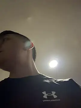 OliverWest04 live sex cam