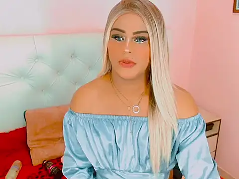 Modella: macgenta_drackk