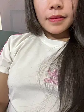Bella_7777 webcam