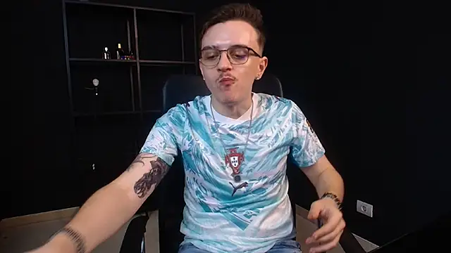 felixstarkk - FelixStarkk's free webcam - UK Sex Cams