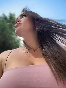 KiraSunshine webcam
