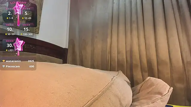 maviehugecock live sex cam
