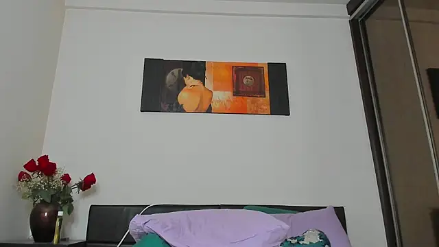 GoldenLunaa webcam