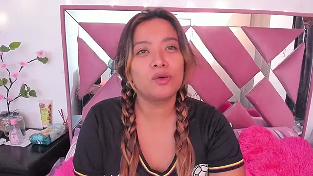 bellalumi live cam on StripChat