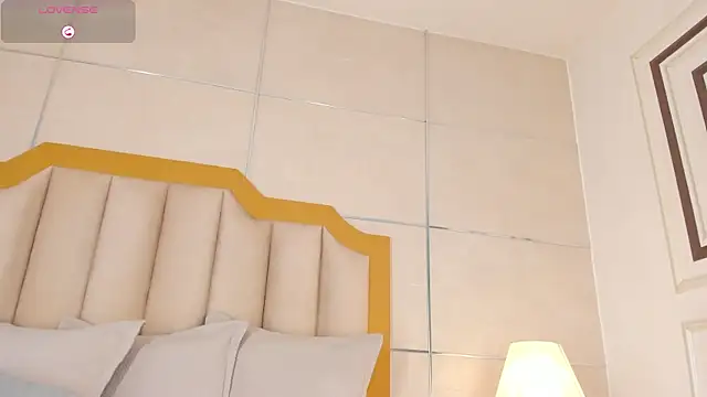 TahliaMoreau webcam