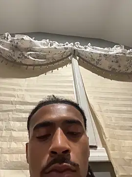 Mellyj053 webcam