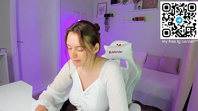 Laura_CollinsS webcam