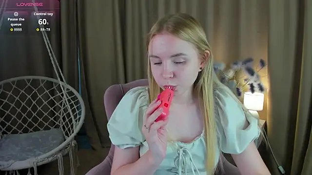 Linda__Bloom webcam
