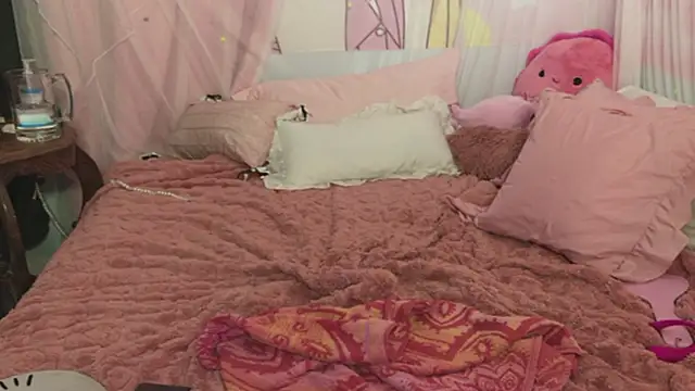 mia_hart webcam