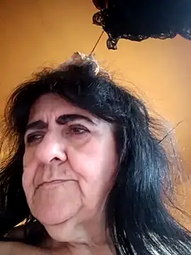 Lovely_Lori live cam on StripChat