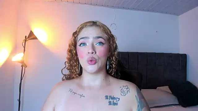 KayllaEvanss_ live cam on StripChat