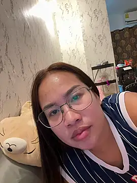 Ponthip live sex cam