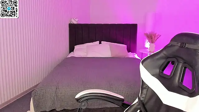 Elira_Vane webcam