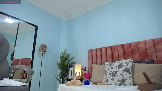 nana_levy webcam