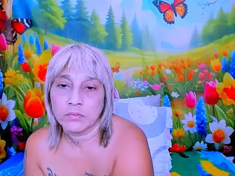 indianroxy webcam