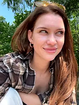 KikiWatson webcam