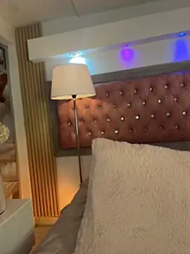 MylaDreams webcam