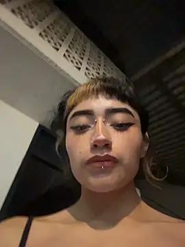 baby_akuma webcam