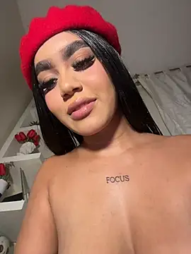 Tyra_malkovaa webcam