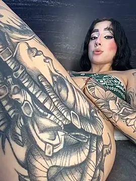sharlot24 Live Webcam on Stripchat