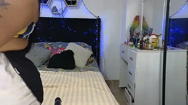 charlotte_077 live cam on StripChat