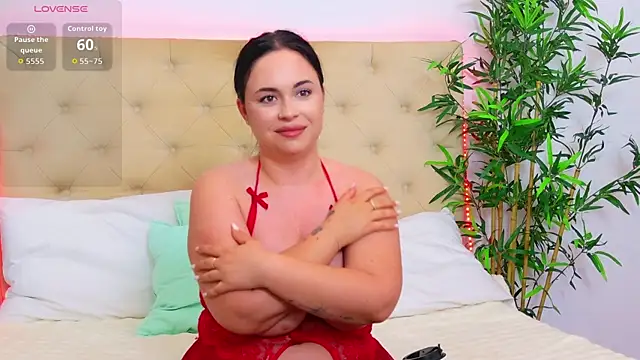 TemptingLuna_ live cam on StripChat