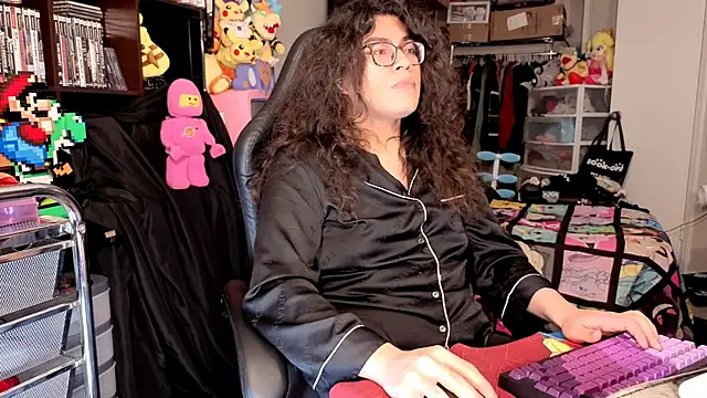 ShinyCherub live cam on StripChat