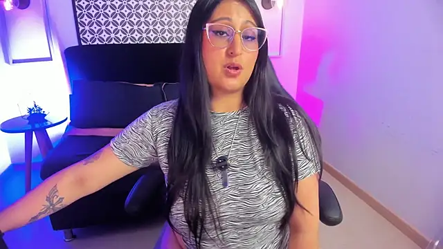 Amber_gold_ live cam on StripChat
