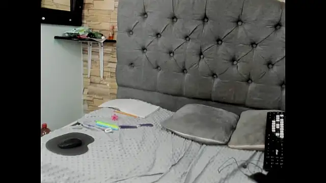 melanie_rouge webcam