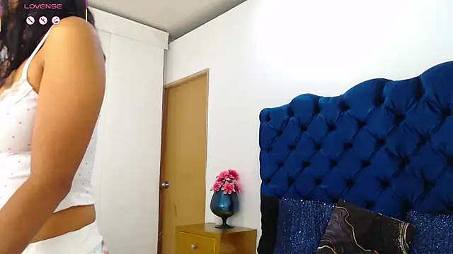Lili666_ webcam