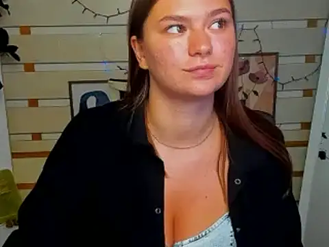 Josephine_Kiss webcam