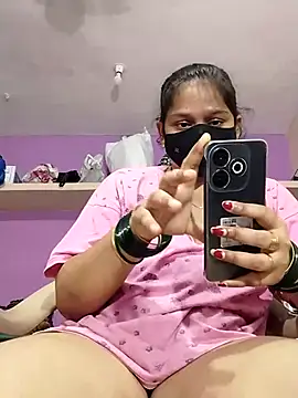 priyanka_30 (F young) - Boobs oiling