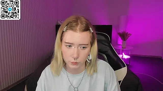 Elira_Vane webcam