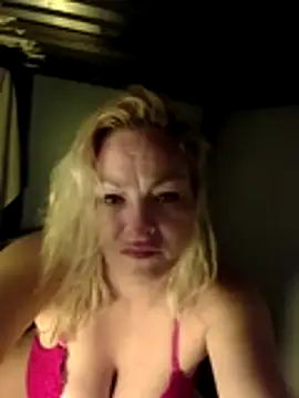 iAmJeNeSy webcam