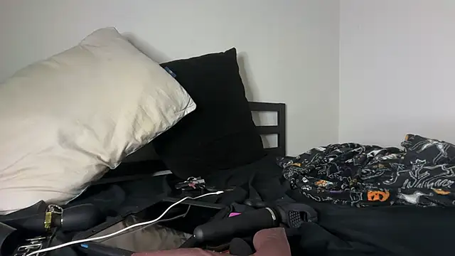 KendallDiorTheWhore webcam