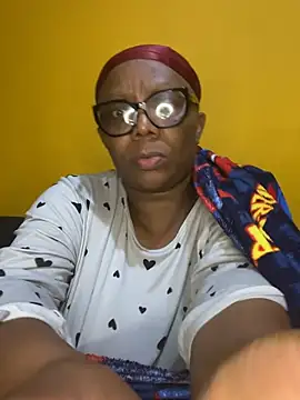 BoobsQueeen webcam