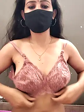 Kanika_76 webcam